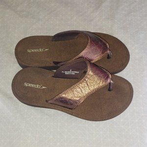 SPEEDO brown and bronze flip flop sandals, size 6 women
